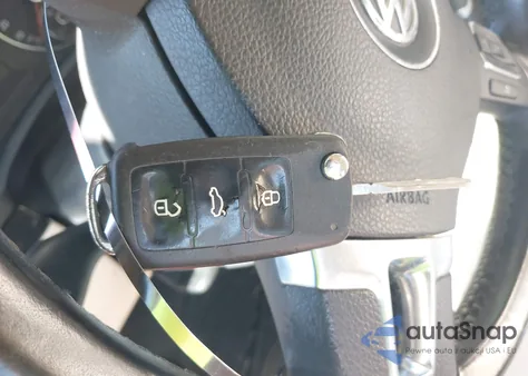 2010 Volkswagen Jetta Tdi z USA, uszkodzony, nr VIN 3VWRL7AJ9AM155138